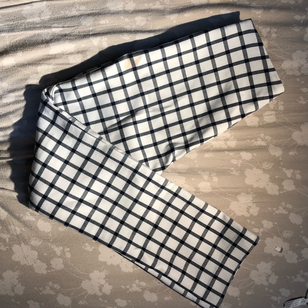 ❌donating tomorrow❌ Zara high waisted pants